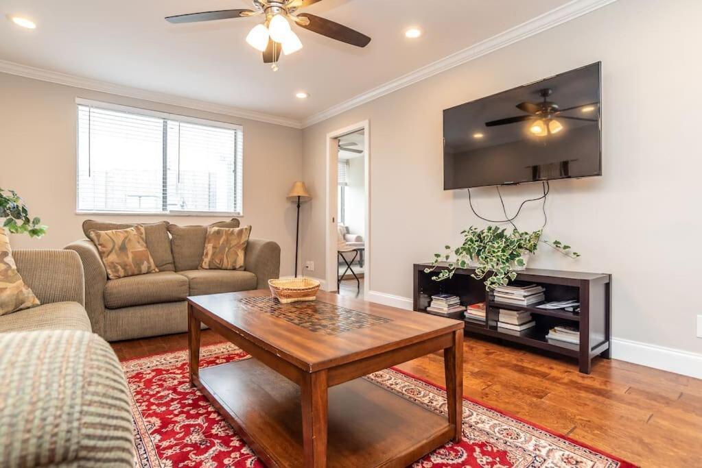 Holiday home Downtown Onsite Parking King! 3br Lm 06 Units