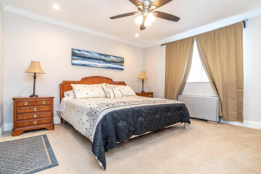 Downtown Onsite Parking King! 3br Lm 06 Units Holiday home *