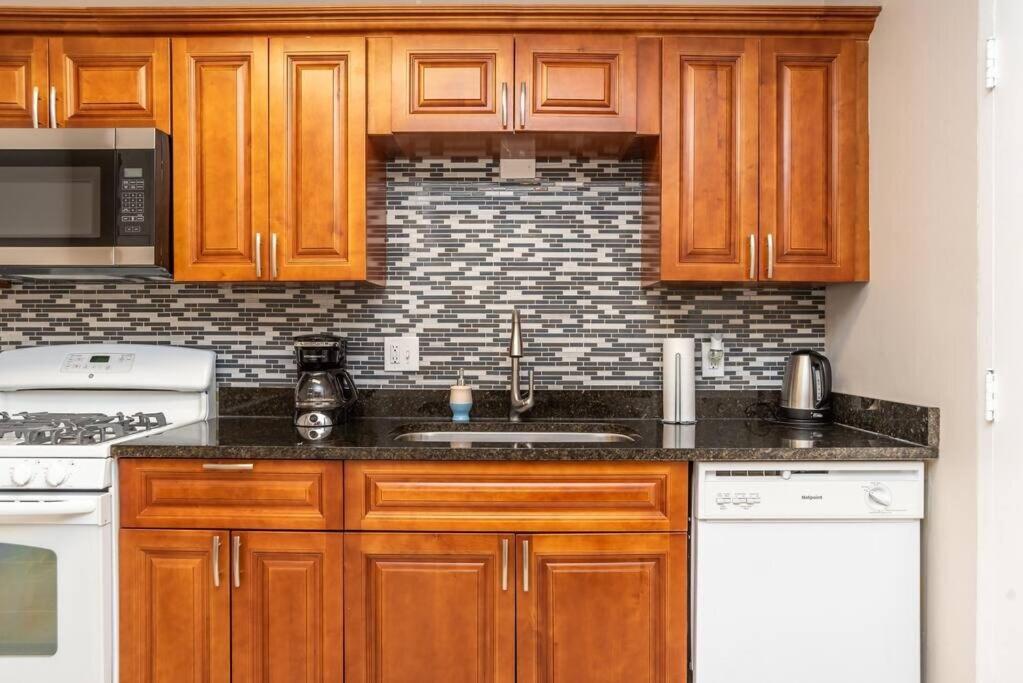 Holiday home Downtown Onsite Parking King! 3br Lm 06 Units Atlanta