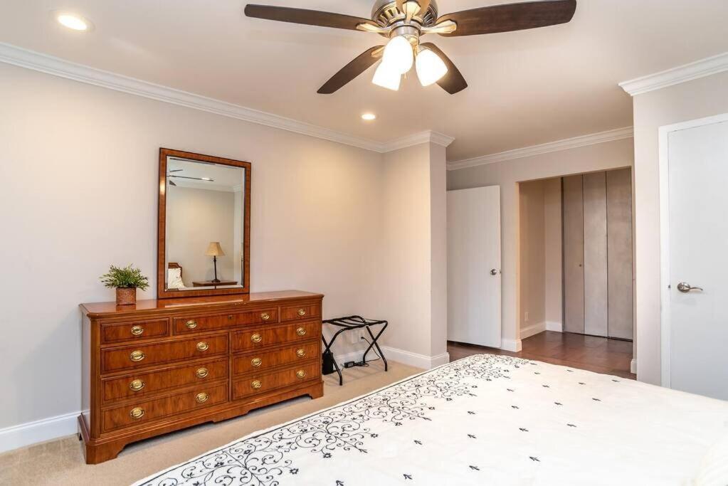 Downtown Onsite Parking King! 3br Lm 06 Units Atlanta