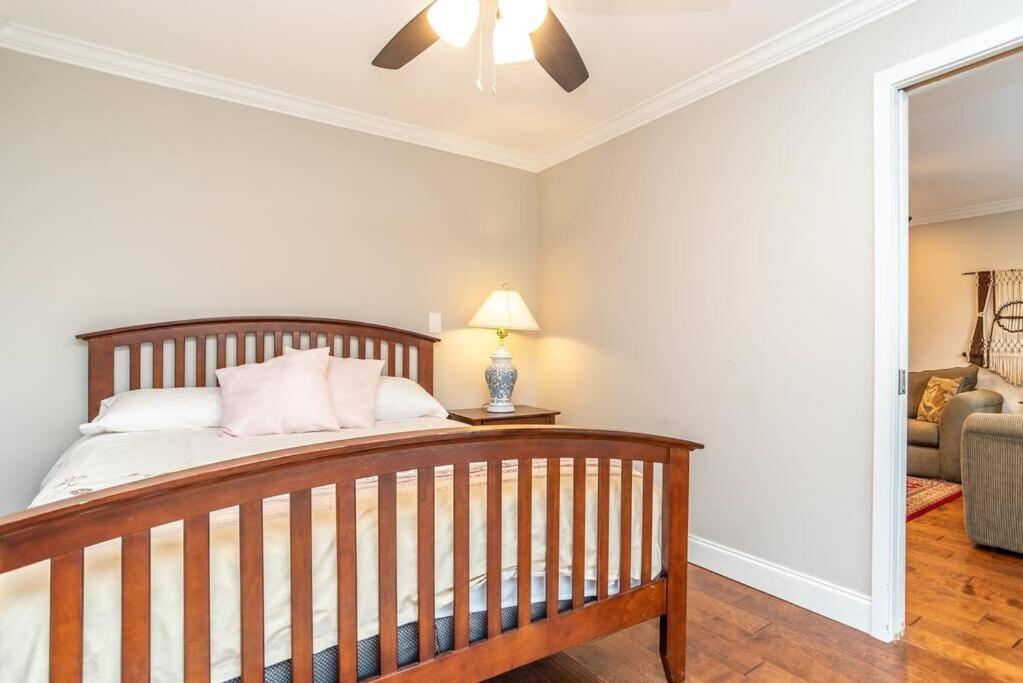 Downtown Onsite Parking King! 3br Lm 06 Units Holiday home Atlanta