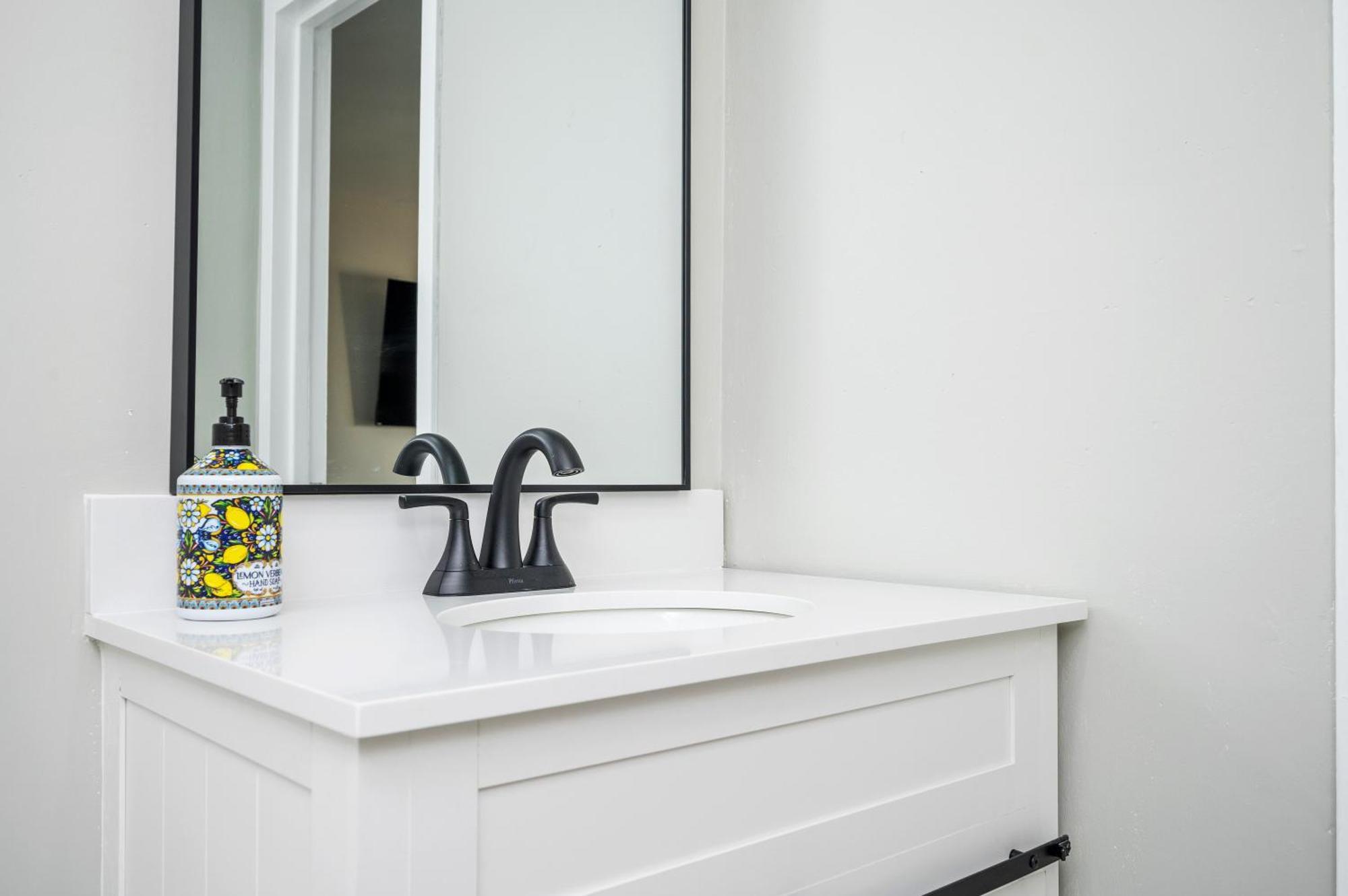 Downtown Onsite Parking King! 3br Lm 06 Units Holiday home Atlanta