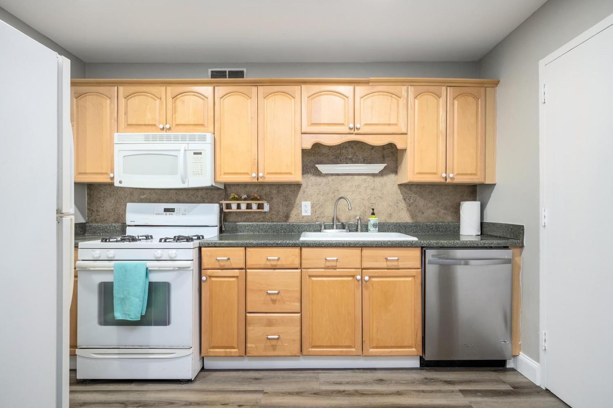 Downtown Onsite Parking King! 3br Lm 06 Units * Atlanta