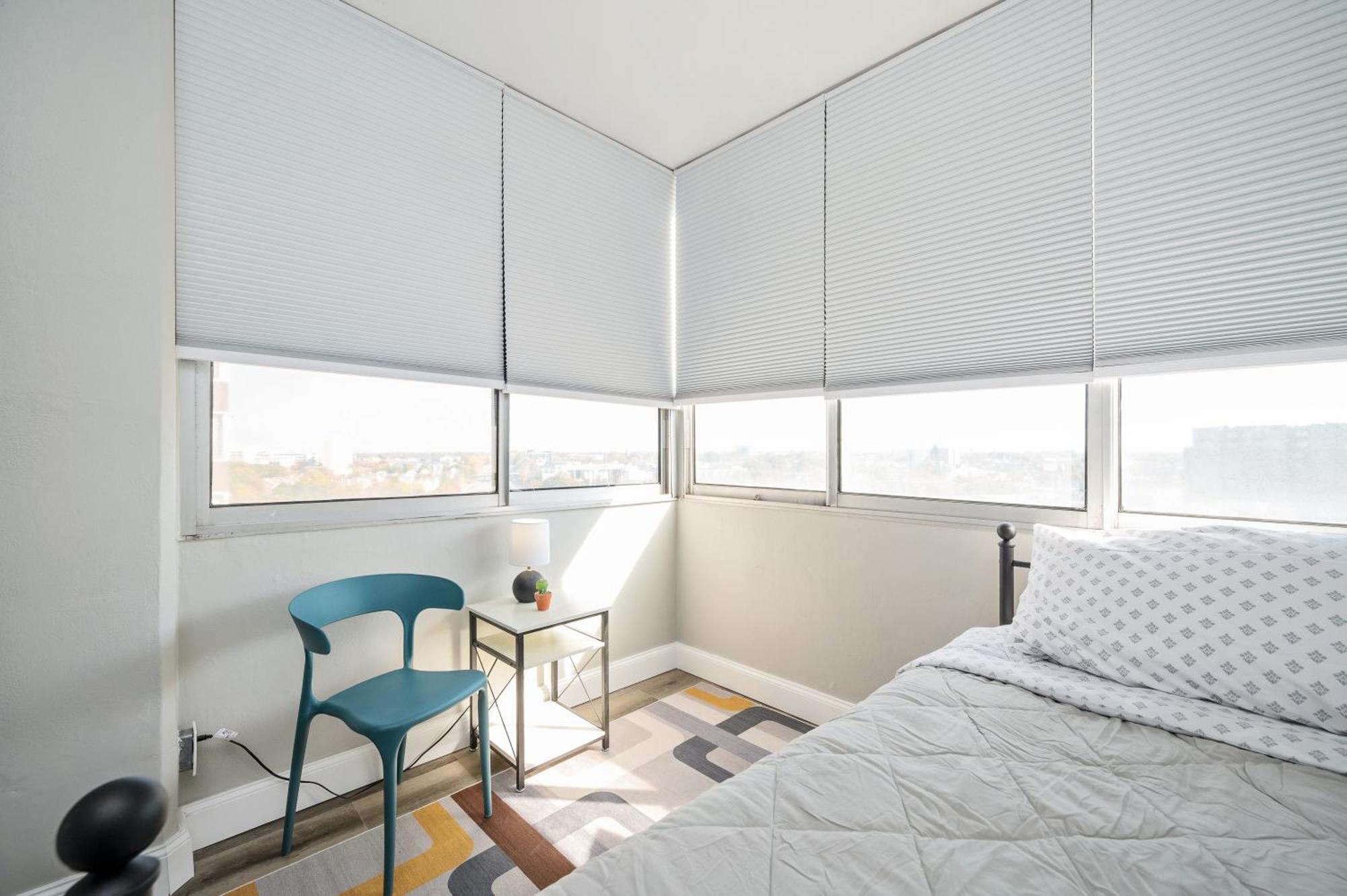 Holiday home Downtown Onsite Parking King! 3br Lm 06 Units *