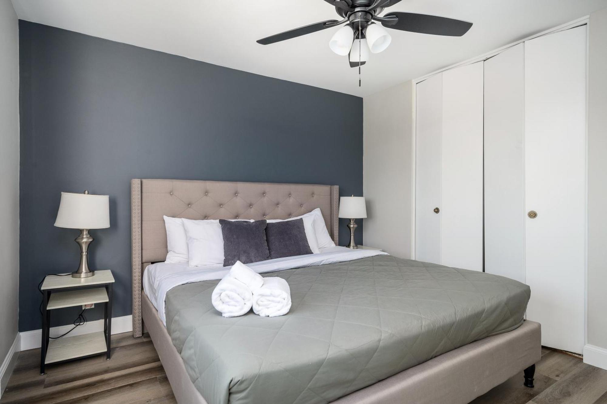 Downtown Onsite Parking King! 3br Lm 06 Units Holiday home *